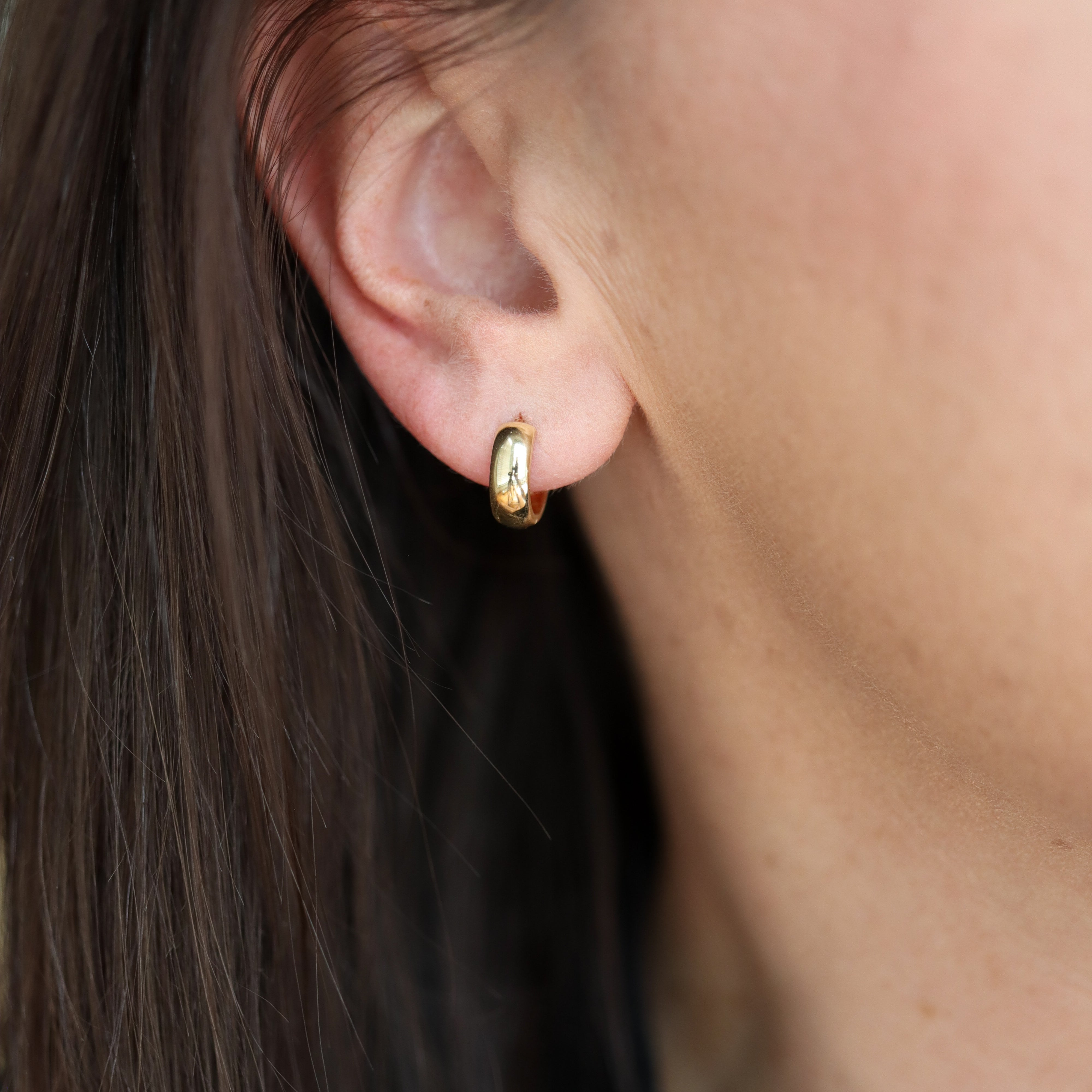 14k Yellow Gold Hoop Earrings with Textured Detailing Orecchini 14k Yellow Gold Hoop Earrings with Textured Detailing Orecchini